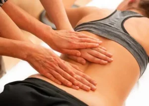 Contractura lumbar y dolor de cintura: qué masaje corresponde y cuándo esperar
